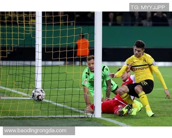 德国柏林足球明星阵容全景展示与精彩瞬间回顾