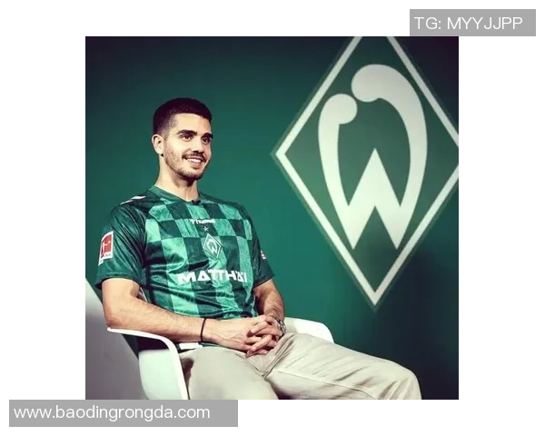 足球明星平板保护套让你的设备更具个性与时尚感，尽显球迷风采与热情